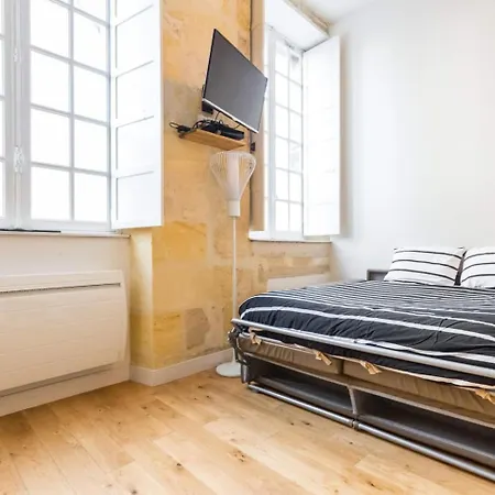 Appartement Quartier St Michel Climatise Pres Des Quais Avec Parking *