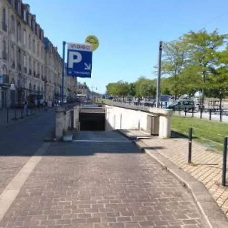 Coeur Bordeaux, Parking Et Clim Face St-michel Апартаменты